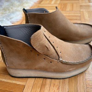 Clark's originals asymetrical  wallabee style boot